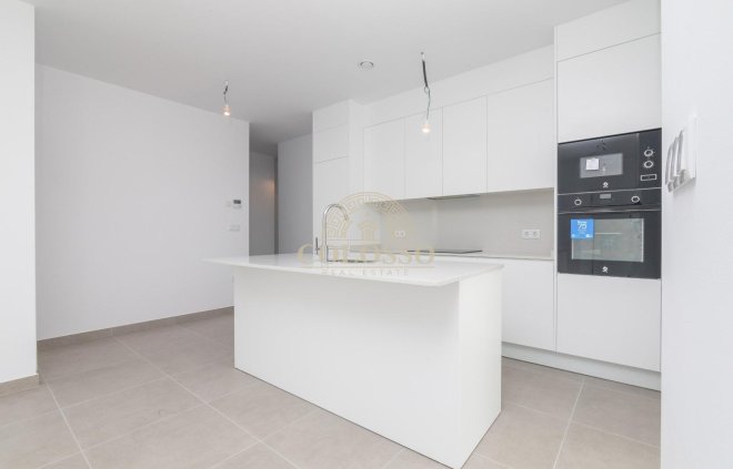 Reventa - Villa -
Polop - Alberca