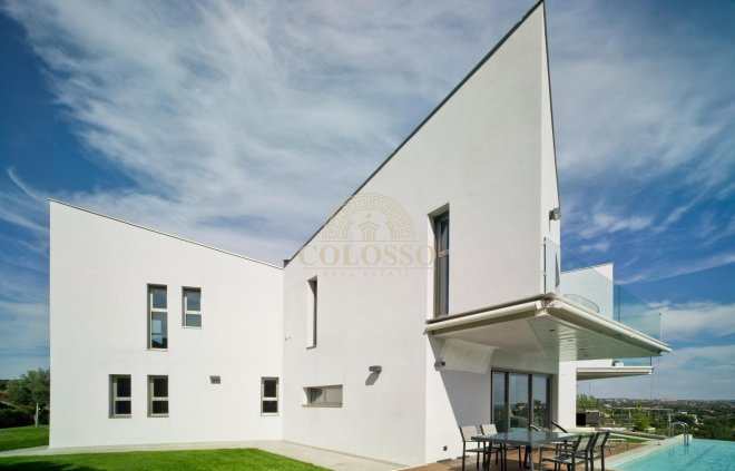 Resale - Villa de Lujo -
Las Rozas de Madrid - Molino de la Hoz