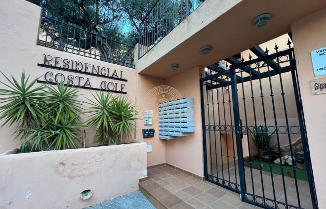 Resale - Casa Tipo Dúplex -
Orihuela Costa - Villamartín