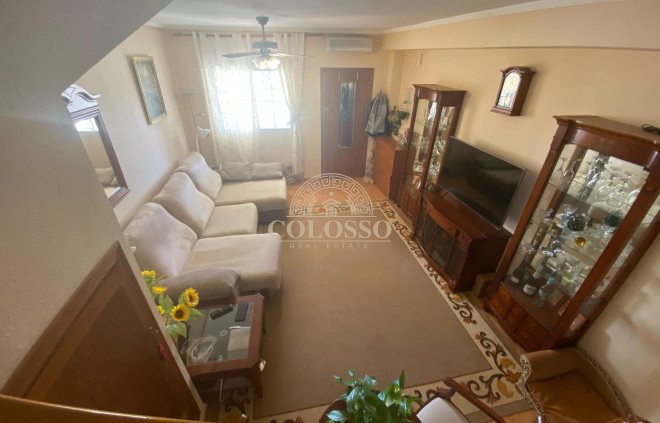 Resale - Casa Tipo Dúplex -
Torrevieja - Habaneras