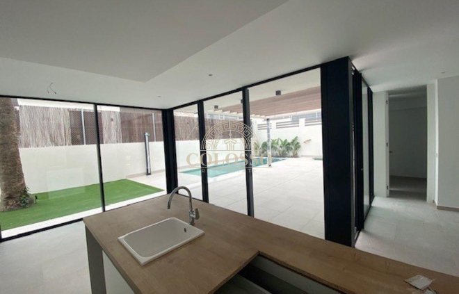 Reventa - Villa de Lujo -
Orihuela Costa - Montezenia