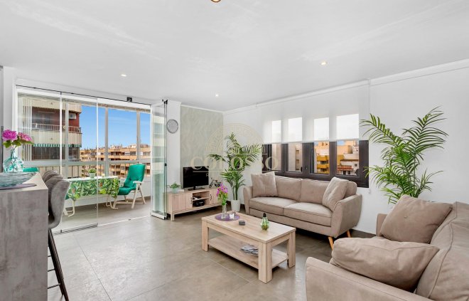 Resale - Apartamento -
Torrevieja - Centro