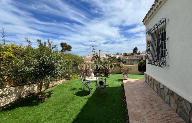 Resale - Casa -
Torrevieja - Los balcones