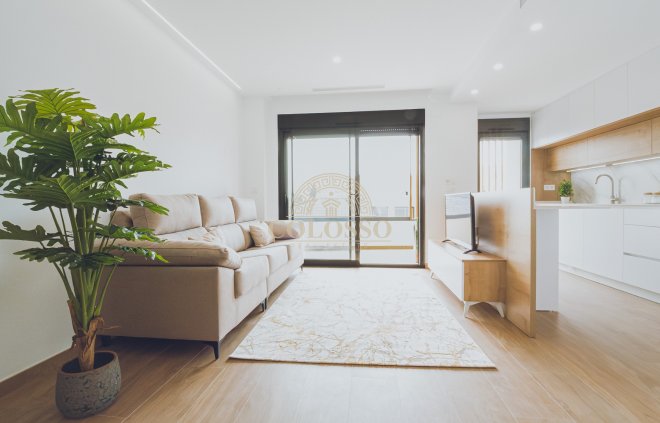 Revente - Apartamento -
Redován