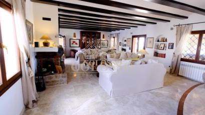 Resale - Villa -
Benissa - Fustera