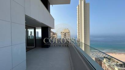 Resale - Piso -
Benidorm - Levante