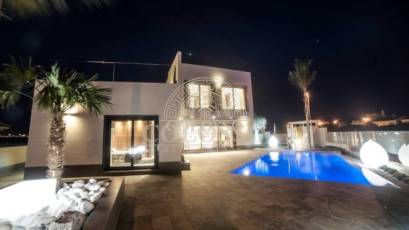 Resale - Villa -
Orihuela Costa - La Zenia