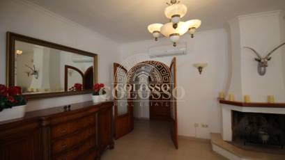 Resale - Villa -
Calpe - Empedrola