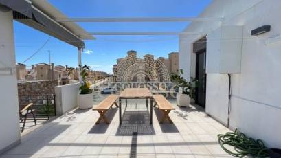 Resale - Villa de Lujo -
Orihuela Costa - Montezenia