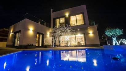 Resale - Villa -
Orihuela Costa - La Zenia