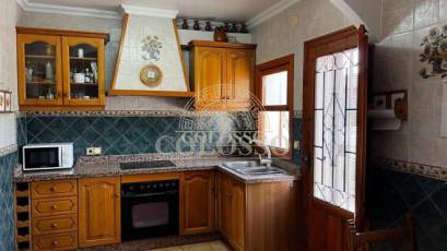 Resale - Chalet -
San Vicente del Raspeig - Sol y Luz