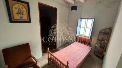 Resale - Casa -
Sella - PUEBLO