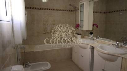 Resale - Villa -
Calpe - Empedrola