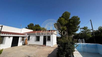 Resale - Chalet -
San Vicente del Raspeig - Sol y Luz