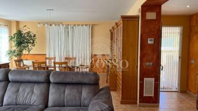 Resale - Chalet -
Godelleta - El bosque