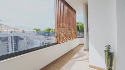 Revente - Apartamento -
Redován