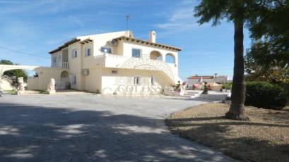 Resale - Villa -
Alfaz del Pi - Albir