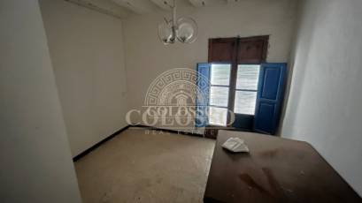 Resale - Casa -
Sella - PUEBLO