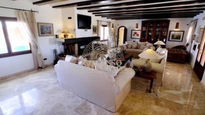 Resale - Villa -
Benissa - Fustera
