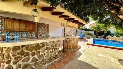 Resale - Villa -
Calpe - Cometa