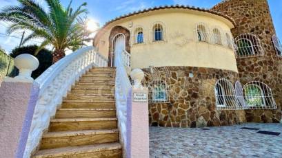 Resale - Villa -
Calpe - Cometa