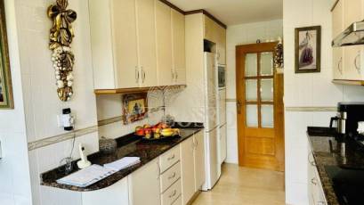 Resale - Piso -
Benidorm - Poniente