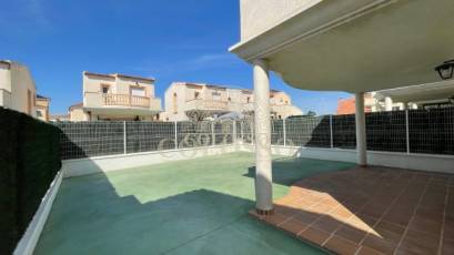 Rental - Villa -
Guardamar del Segura - Urbanizaciones