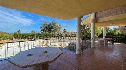 Reventa - Chalet -
Manises - Calle mayor-Masia de la Cova