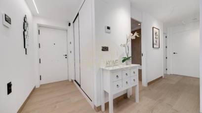 Resale - Apartamento -
Torrevieja - La Mata