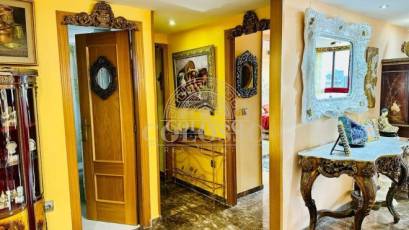 Resale - Piso -
Benidorm - Poniente