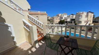 Alquiler - Chalet Pareado -
Orihuela Costa