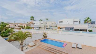 Resale - Villa de Lujo -
Torrevieja - Torreblanca