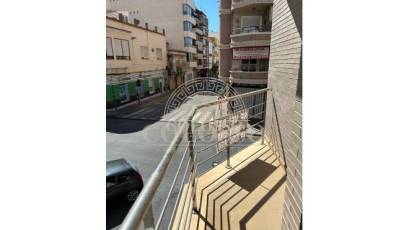 Resale - Apartamento -
Torrevieja - Puerto