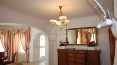 Resale - Villa -
Calpe - Empedrola