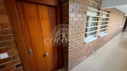 Resale - Piso -
Benidorm - Poniente