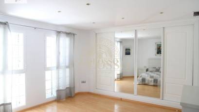 Resale - Chalet -
L'Eliana - MONTEALEGRE