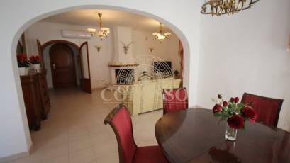 Resale - Villa -
Calpe - Empedrola