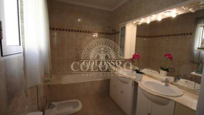 Resale - Villa -
Calpe - Empedrola
