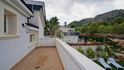 Resale - Villa de Lujo -
Polop - Urbanizaciones