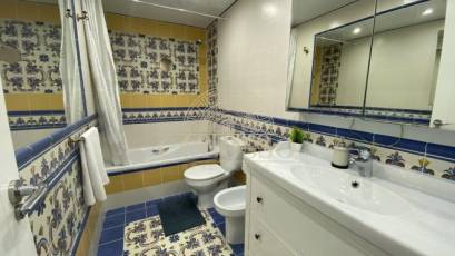 Resale - Piso -
Torrevieja - Paseo maritimo