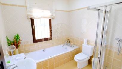 Resale - Villa -
Benissa - Fustera
