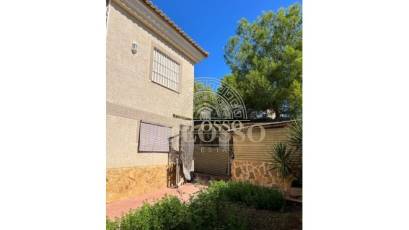 Resale - Chalet -
Godelleta - El bosque