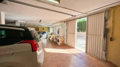Reventa - Chalet -
Manises - Calle mayor-Masia de la Cova