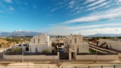 Resale - Chalet -
Polop - Alberca