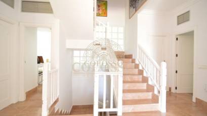 Resale - Villa -
Torrevieja - Centro