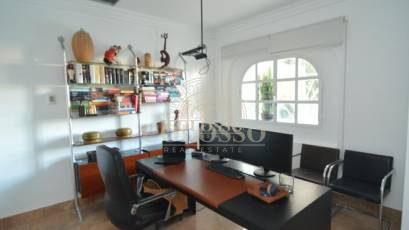 Resale - Villa -
Torrevieja - Centro