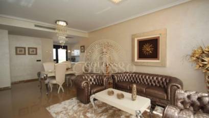 Resale - Villa -
Orihuela Costa - Campoamor