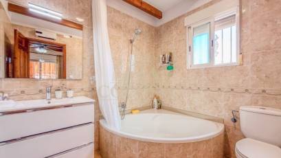 Resale - Chalet -
Rafal