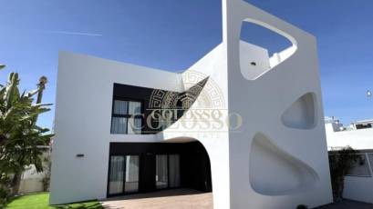Obra nueva - Villa de Lujo -
Ciudad Quesada - Pueblo bravo