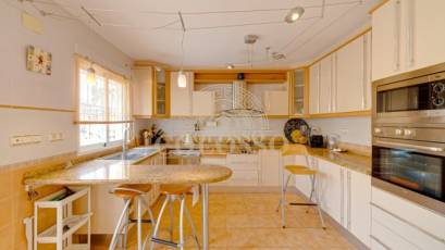 Resale - Bungalow -
Torrevieja - Los altos